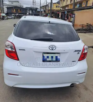 Toyota Matrix 2009 White