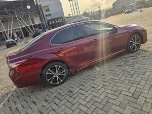 Toyota Camry 2018 Red