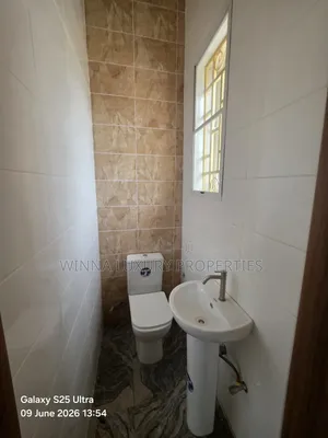 8bdrm Mansion in River Park Estate, Lugbe District for sale