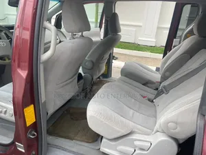 Toyota Sienna XLE 8 Passenger 2011 Red