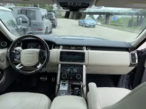 Land Rover Range Rover 3.0L V6 Supercharged HSE 2019 Blue