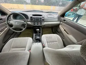Toyota Camry LE 4dr Sedan (2.4L 4cyl 5M) 2004 Blue