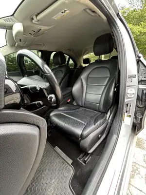 Mercedes-Benz C300 Base 4Matic Sedan AWD (2.0L 4cyl 7A) 2016 White