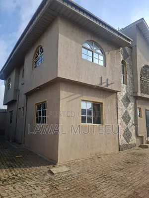 5bdrm Duplex in Foye Street, Alakia for sale