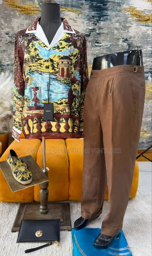 *Original Versace Pure Silk Shirt Available in Store M —— XXL