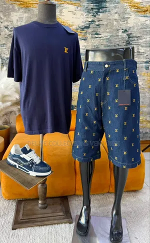 *Original Louis Vuitton Top Available in Store M ——Xxl