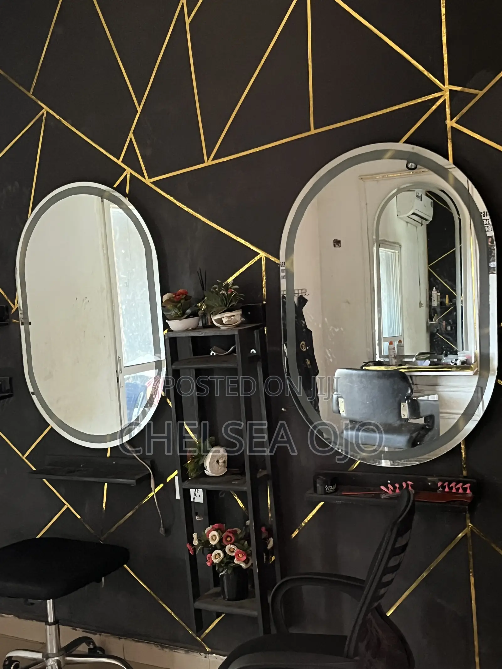 Salon Mirror