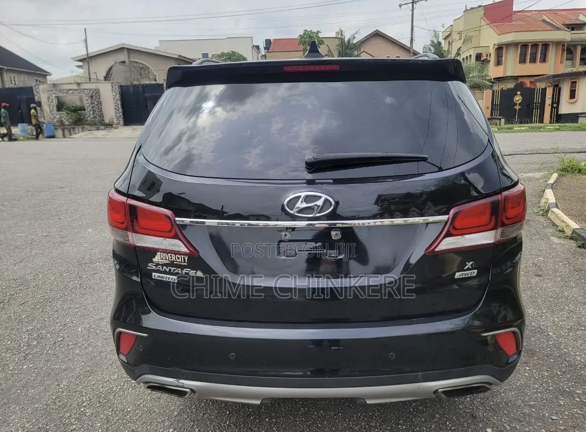 Hyundai Santa Fe 2018 Black