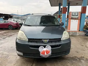 Toyota Sienna 2005 Green