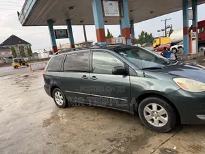 Toyota Sienna 2005 Green