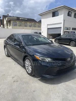 Toyota Camry 2018 Blue