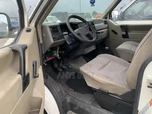 Volkswagen Transporter 2005 White