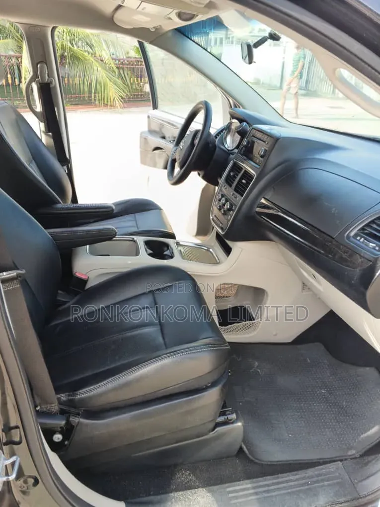 Dodge Caravan 2012 Black