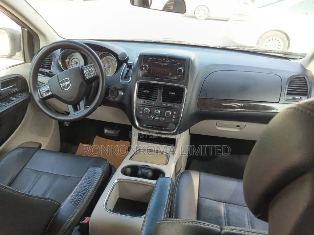 Dodge Caravan 2012 Black