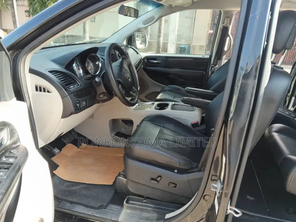 Dodge Caravan 2012 Black
