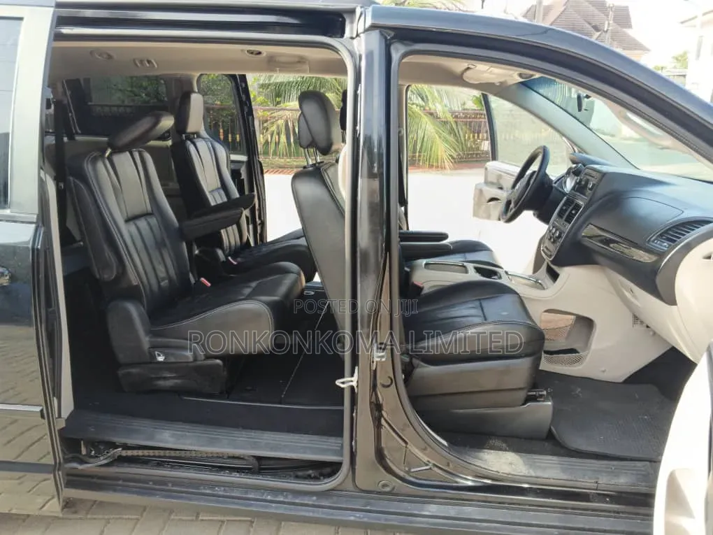 Dodge Caravan 2012 Black
