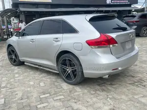 Toyota Venza 2012 Silver