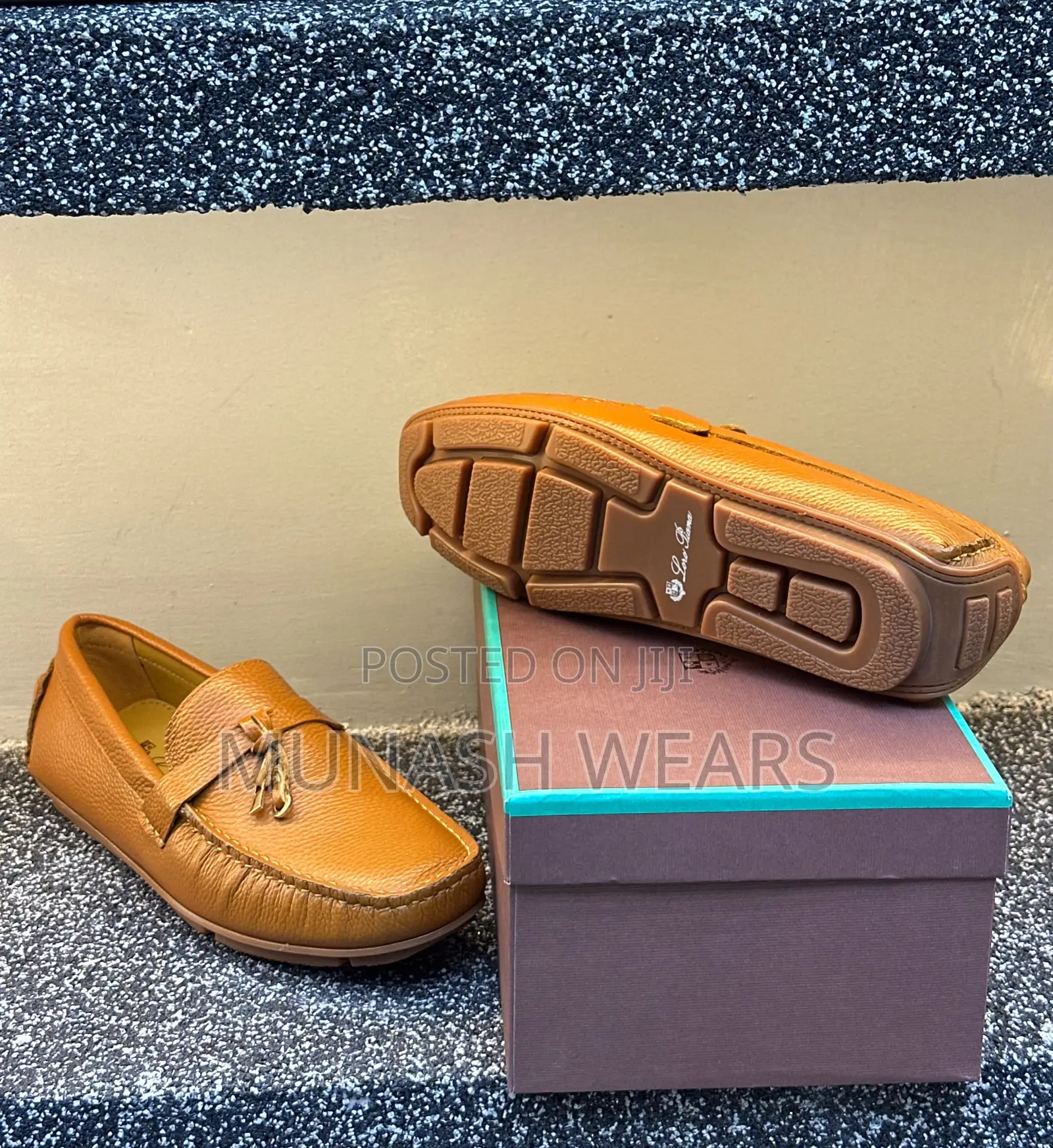 Loro Piani Available in Brown and Black 40-46