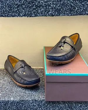 Loro Piani Available in Brown and Black 40-46