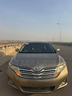 Toyota Venza XLE 2010 Maroon
