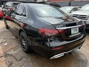 Mercedes-Benz E300 2017 Black