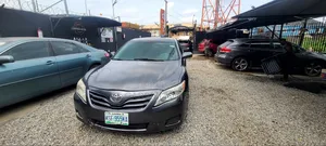 Toyota Camry LE 4dr Sedan (2.5L 4cyl 6AM) 2010 Gray