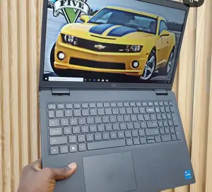 Laptop Dell Latitude 3520 8GB Intel Core i5 HDD 1T