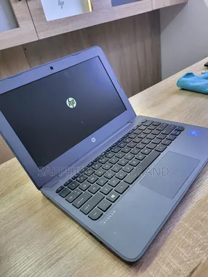 Laptop HP Stream 11 Pro G4 EE 4GB Intel Pentium SSD 60GB