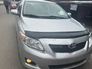 Toyota Corolla 2010 Silver