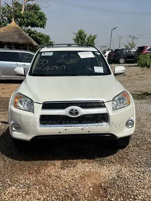 Toyota RAV4 2.5 Limited 4x4 2011 White