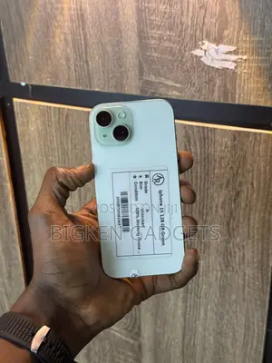 Apple iPhone 15 128 GB Green