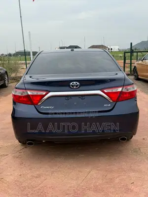 Toyota Camry XLE V6 4dr Sedan (3.6L 6cyl 6A) 2016 Blue