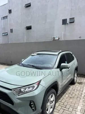 Toyota RAV4 XLE Premium 2022 Green