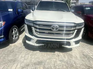 Toyota Land Cruiser 2014 White