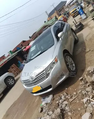Toyota Venza LE 2010 Silver