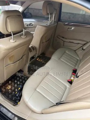 Mercedes-Benz E350 2011 Black