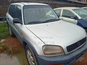 Toyota RAV4 1999 Silver