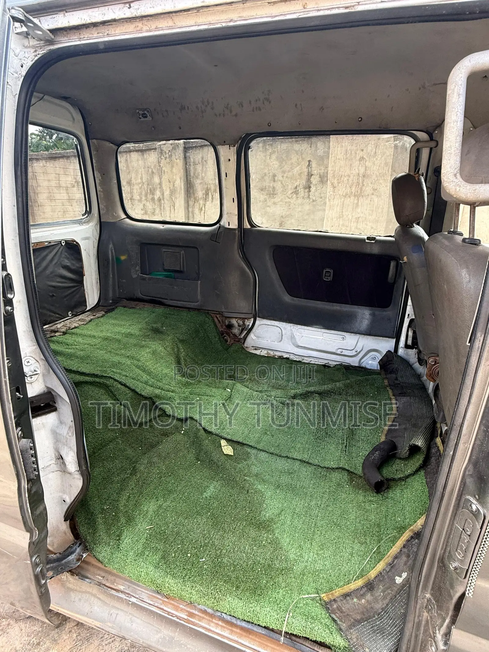 Suzuki APV Minibus 2012 Grey