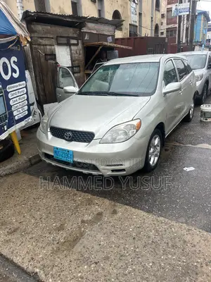 Toyota Matrix Standard FWD (1.8L 4cyl 5M) 2004 Silver