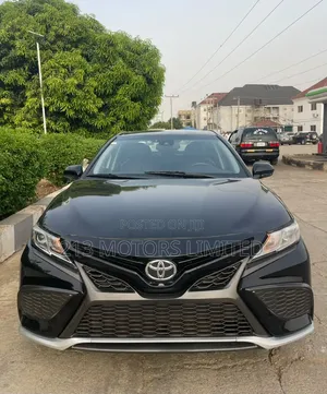 Toyota Camry SE (2.5L 4cyl 8A) 2019 Black