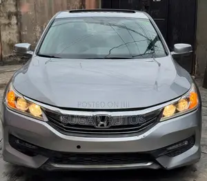 Honda Accord Touring 4dr Sedan FWD (3.5L 6cyl 6A) 2016 Silver