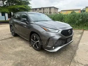 Toyota Highlander XSE 2022 Gray