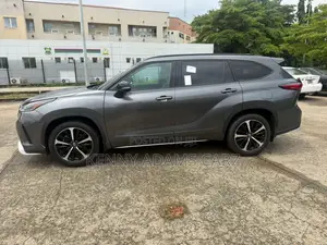 Toyota Highlander XSE 2022 Gray