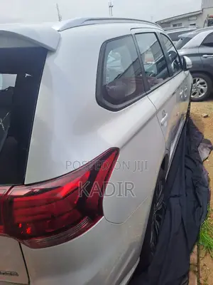 Mitsubishi Outlander 2.0 PHEV AWD 2021 White