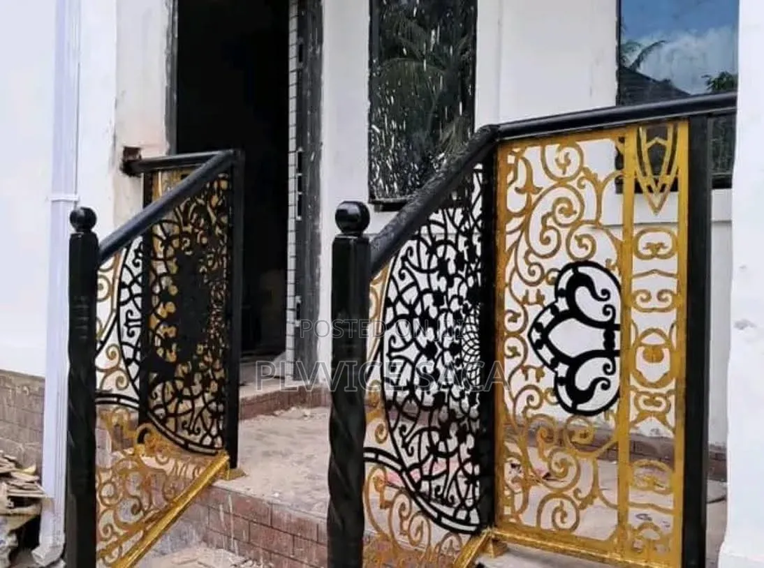 Lessacut Handrail Circles Design