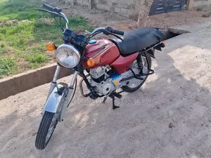 Bajaj Boxer 2022 Red