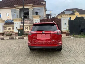 Toyota RAV4 2015 Red