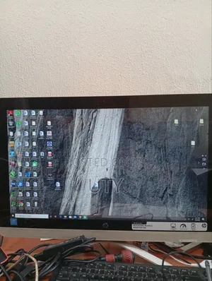 Laptop HP OmniStudio X All-in-One 4GB Intel Pentium HDD 1T