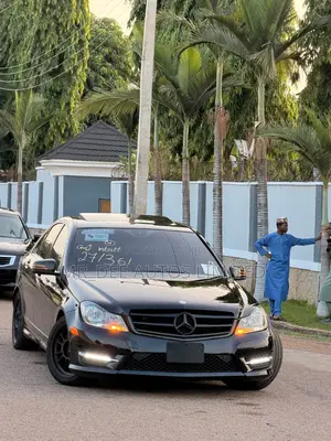 Mercedes-Benz C300 2013 Black