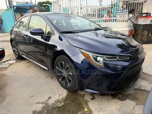 Toyota Corolla LE 2020 Blue